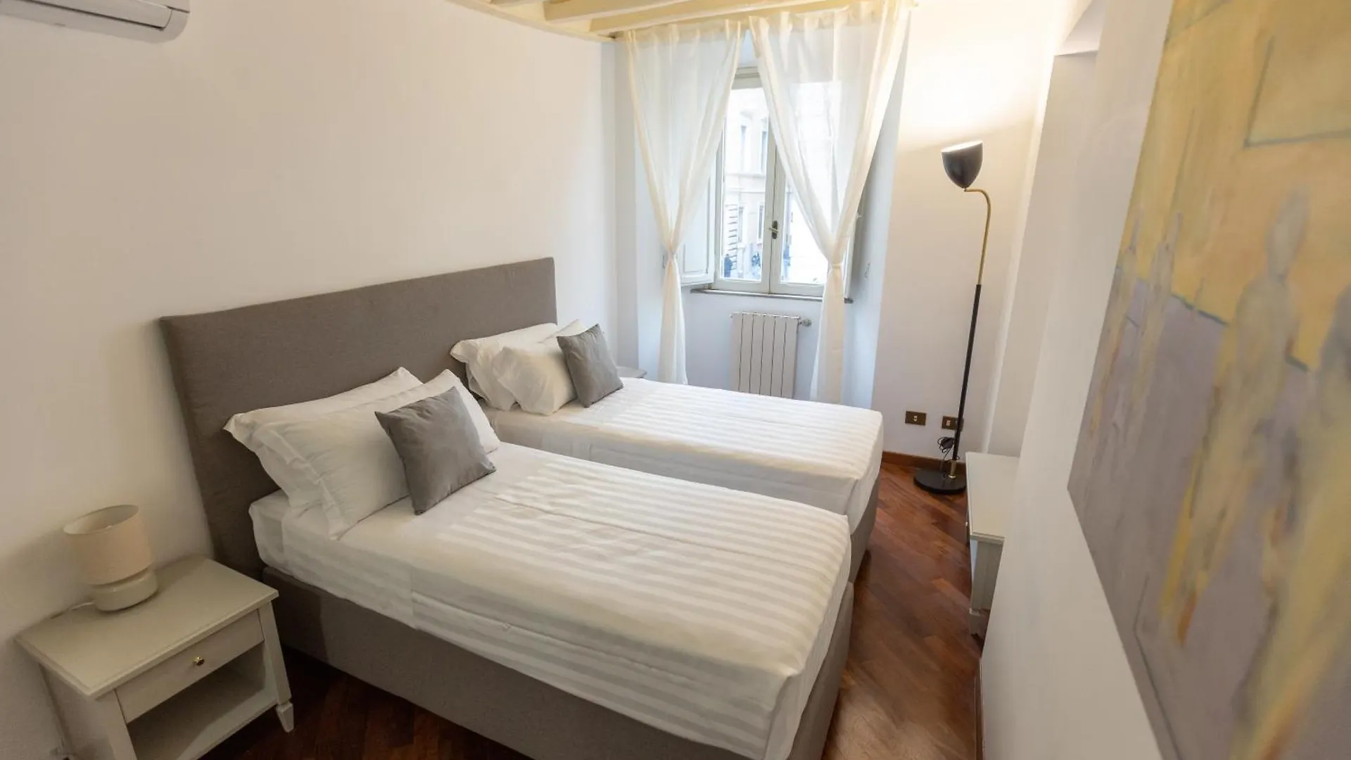 Piazza Navona Classy & Large Apartment Rome