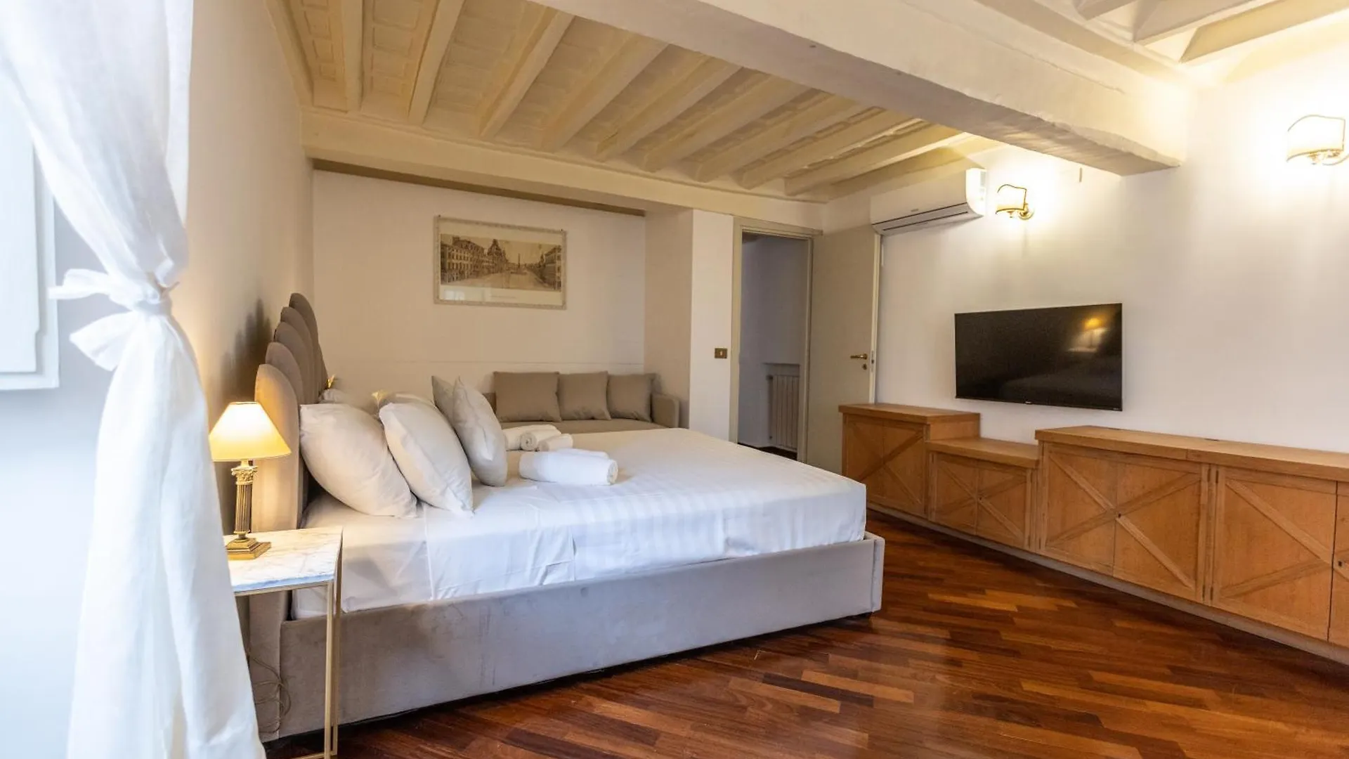 Piazza Navona Classy & Large Apartment Rome